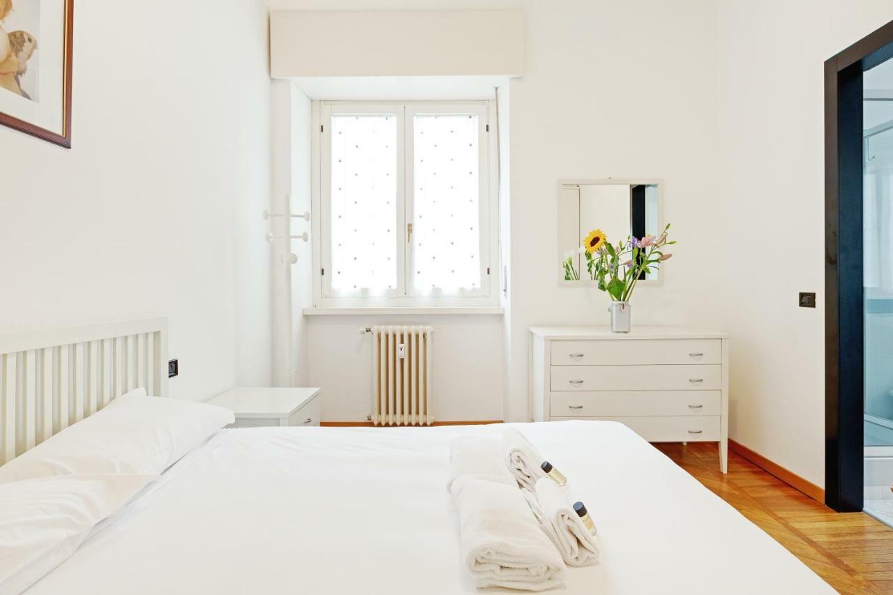 S. Maria Valle Central Roomy Flat Milán Exterior foto