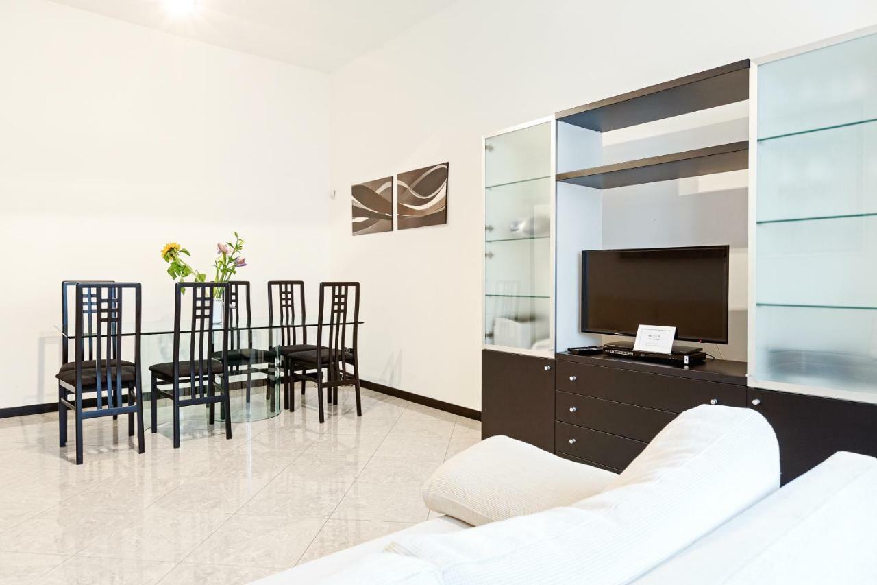 S. Maria Valle Central Roomy Flat Milán Exterior foto