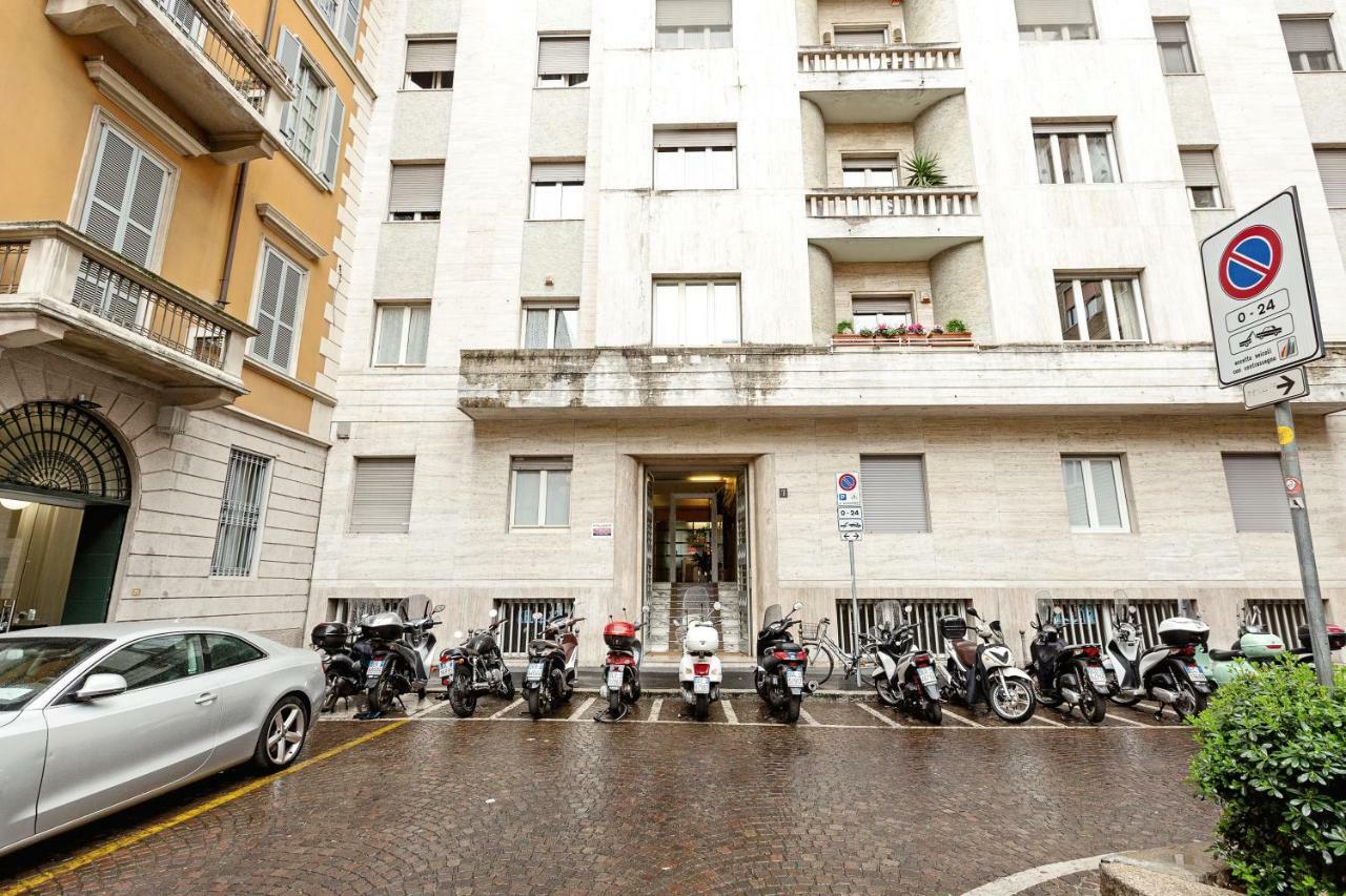 S. Maria Valle Central Roomy Flat Milán Exterior foto