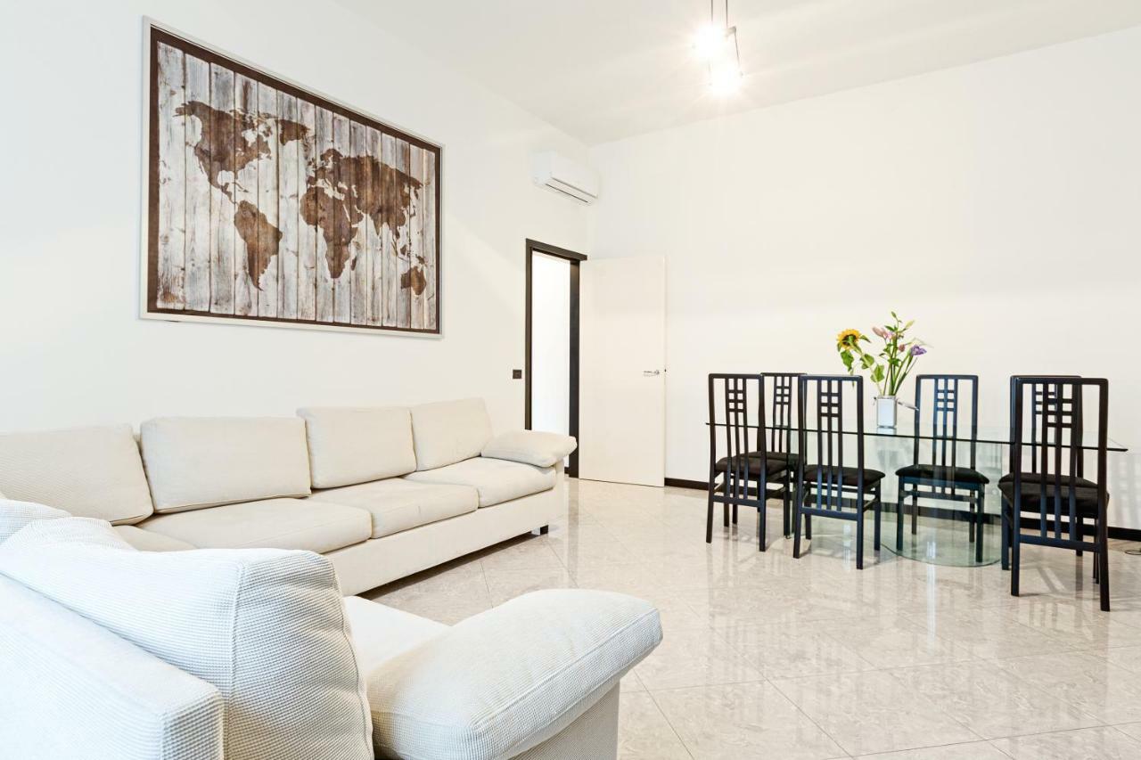 S. Maria Valle Central Roomy Flat Milán Exterior foto