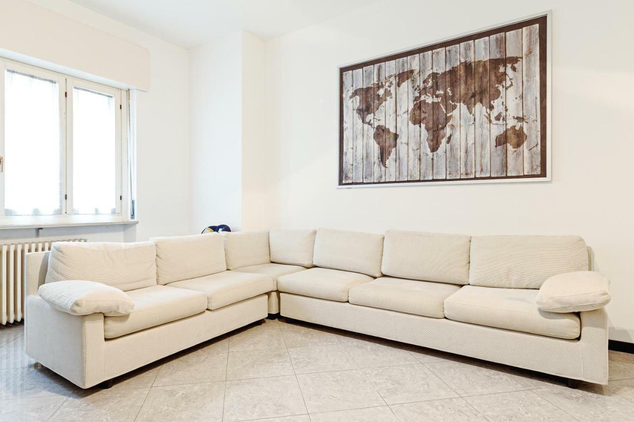 S. Maria Valle Central Roomy Flat Milán Exterior foto